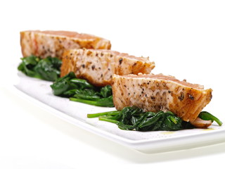 lachsfilet auf spinat