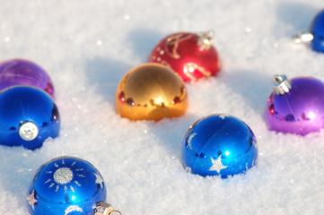 balls and snow