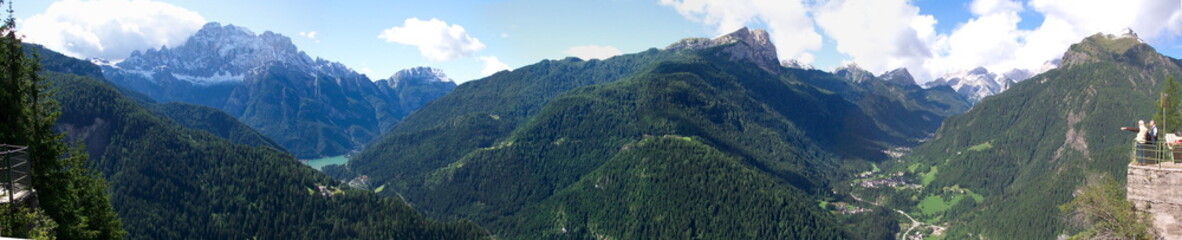 Fototapeta na wymiar Alleghe - Panorama