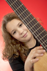 Fototapeta premium mädchen mit gitarre