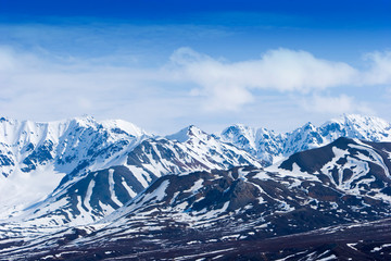 Obraz premium Snowy mountain peaks