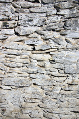 Muro de piedra vertical