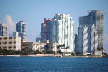 Fototapeta na wymiar Miami Beach Condo Skyline