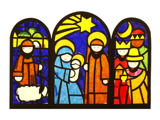 bunte Geburt Christi in drei Bogenfenstern, freigestellt auf weißem Hintergrund