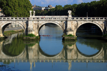 Fototapeta na wymiar Bridge in Rome