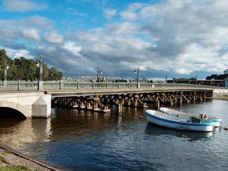 Fototapeta na wymiar Wooden bridge in Saint-Petersburg