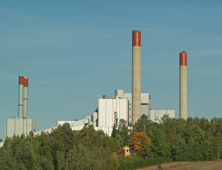 Obraz premium Electric power station in the autumn, view