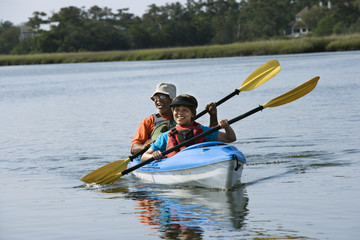Couple kayaking. - 5375710