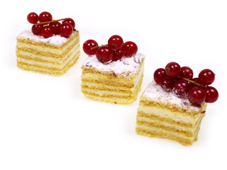 bisquit frucht creme schnitte