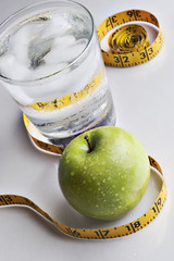 An apple a day helps keep the bulge away