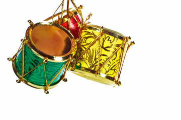 Fototapeta na wymiar Drums Christmas decorations, isolated on a white background.