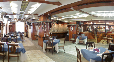 Panoram of the restaurant.