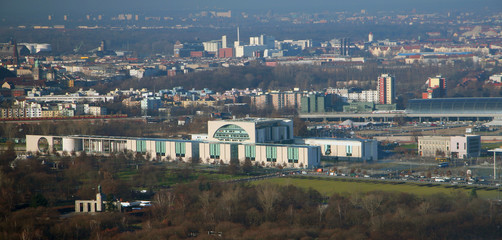 Fototapeta premium Kanzleramt in Berlin aus der Luft
