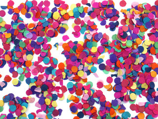 confettis éparpillés