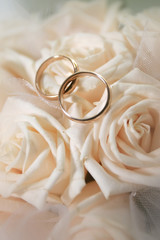 wedding bouquet and rings