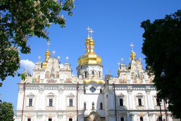 Fototapeta na wymiar Pecherskaya Lavra - religijnych gmachu, Kijów, Ukraina