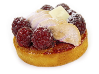 himbeer mousse tarteletts mit baiser