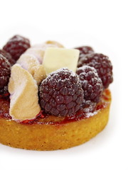 himbeer mousse tarteletts mit baiser