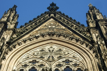 Fototapeta premium Kunstvolle Spitzen des Kölner Dom