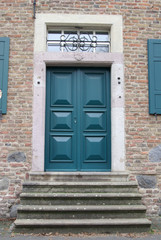 Fototapeta na wymiar Historical front door