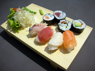 plateau de sushis