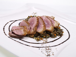 entenbrust an linsensalat