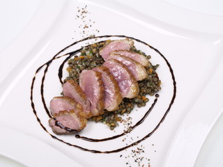 entenbrust an linsensalat