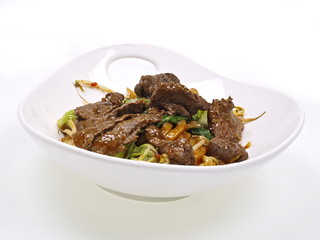 cinesisches chili rindfleisch mit reisnudeln