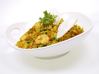 indonesisches curry nasi goreng mit shrimps