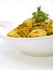 indonesisches curry nasi goreng mit shrimps