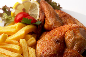 halbes Hähnchen mit Pommes