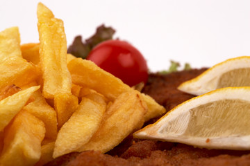 Schnitzel mit Pommes
