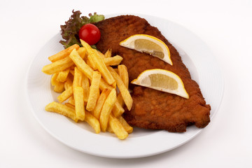Schweineschnitzel mit Pommes