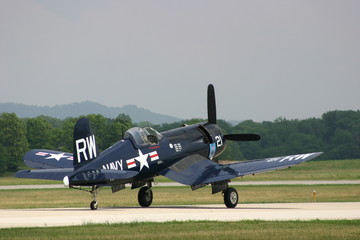 Avion Corsair au décollage