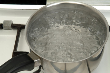 Casserole d'eau bouillante