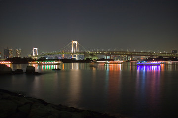 Fototapeta na wymiar Rainbow Bridge 2 (rzut noc)