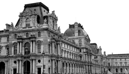Obraz premium The Louvre museum on an overcast day.
