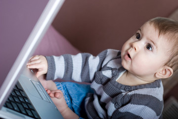bébé informatique internet enfant bureau 1
