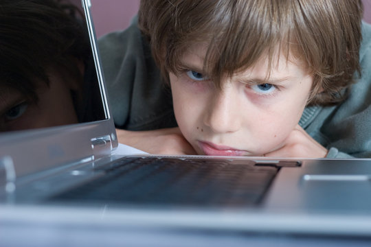 enfant informatique apprendre &eacute;cole difficult&eacute;