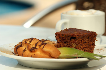 Snacks und Kuchen zum Frühstück