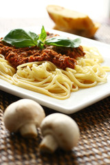 Spaghetti, basil and mushroom