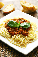Spaghetti with bread