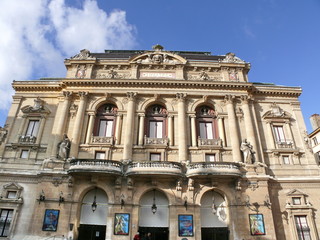 Lyon, France,  façade de théâtre en pierre