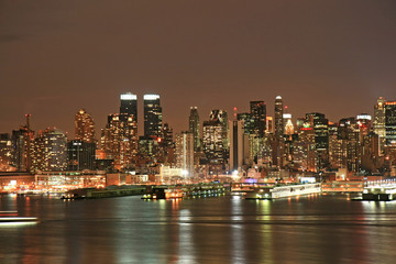 Fototapeta na wymiar Manhattan Skyline at Christmas Eve