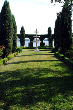 garden view of fountain