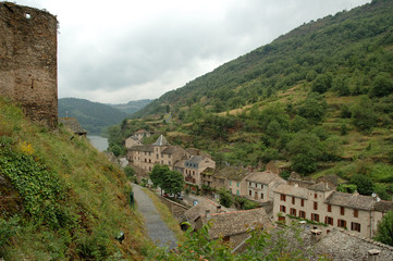 Fototapeta na wymiar Brousse-le-Château - Aveyron - Francja