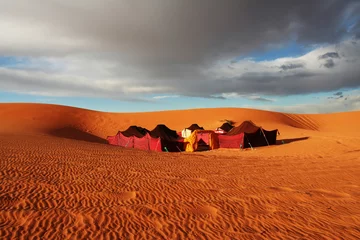 Papier Peint photo Lavable Sécheresse Camper dans le désert