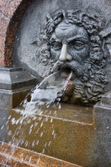 Fototapeta na wymiar Płaskorze¼ba fontanna w St Petersburg, Rosja