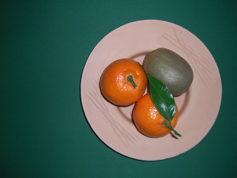 Mandarinen und Kiwi