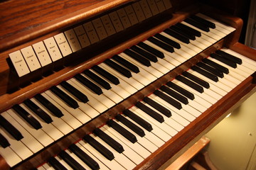 Klaviatur, Spieltisch einer Orgel